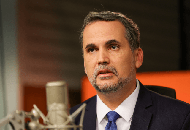 Ministro diz que dívida pública estabilizará, mas não quando