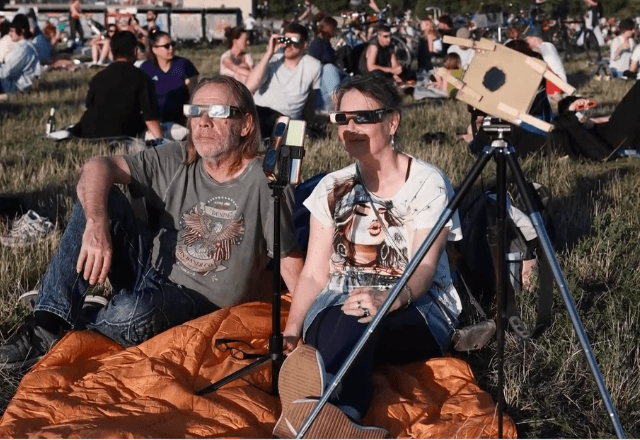 Dezenas buscam hospitais após eclipse solar na Alemanha Dezenas buscam hospitais após eclipse solar na Alemanha