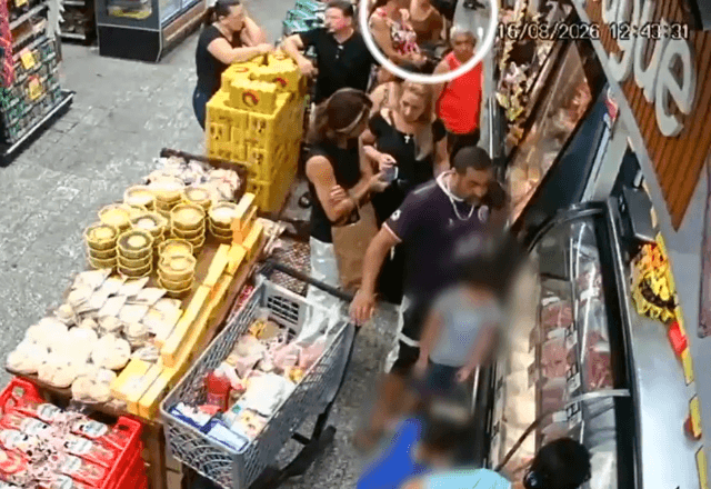 Imagem da notícia: Homem é preso após matar esposa a facadas em mercado em SP Imagem da notícia: Homem é preso após matar esposa a facadas em mercado em SP