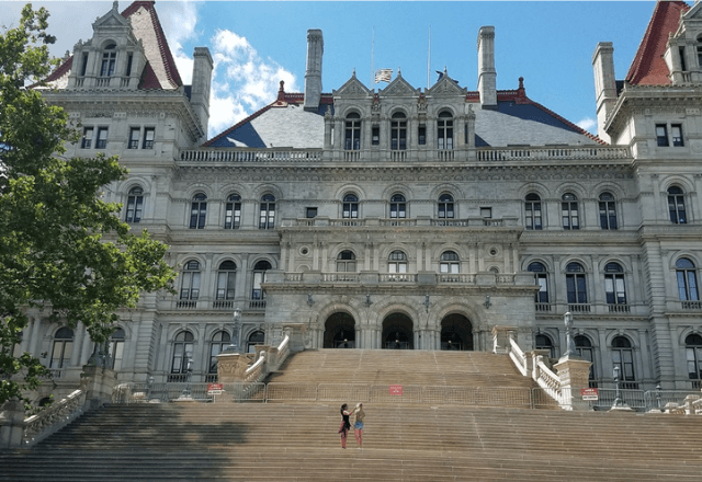 Imagem da notícia: FBI prende mulher por planejar ataque ao Capitólio de NY Imagem da notícia: FBI prende mulher por planejar ataque ao Capitólio de NY