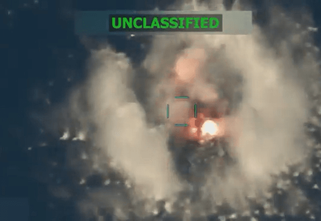 Décimo quarto ataque dos EUA contra barco supostamente ligado ao narcotráfico | Foto: Reprodução/X/@SecWar - 29.10.2025