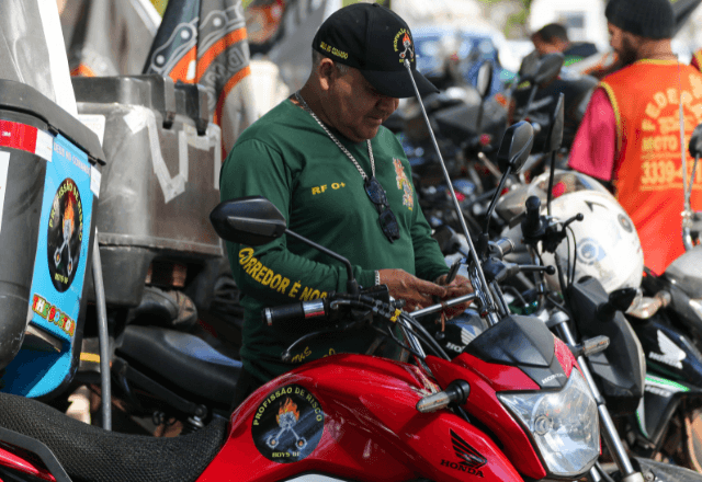 Trabalhadores motociclistas de entrega e motofrete realizam ato de protesto em frente ao Ministério do Trabalho (MTE) | Foto: Fabio Rodrigues-Pozzebom/ Agência Brasil - 12.09.2023