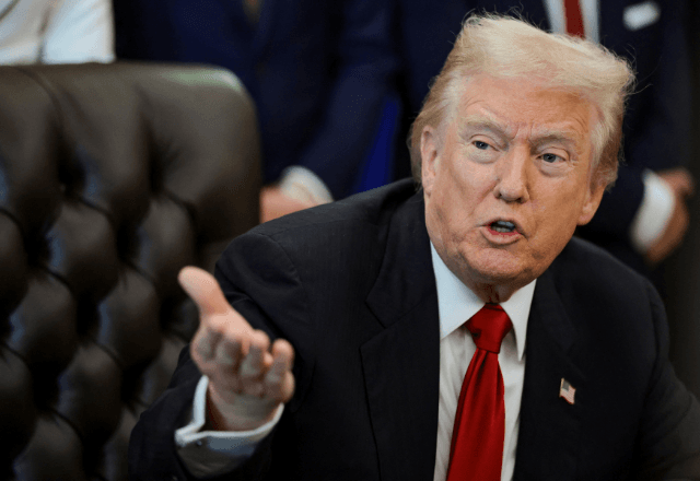O presidente dos EUA, Donald Trump, em evento no Salão Oval da Casa Branca | Foto: Jonathan Ernst/Reuters - 06.11.2025