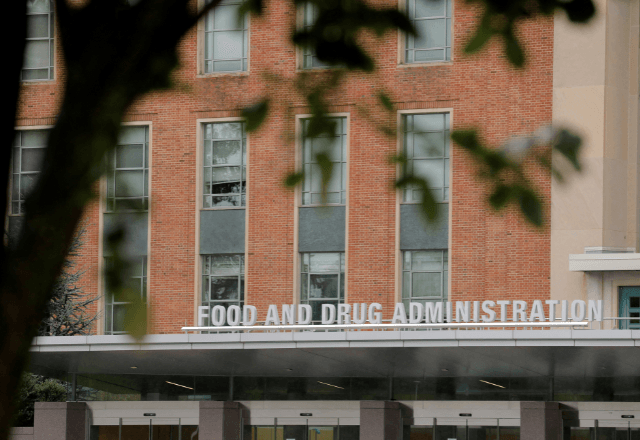 FDA Bloqueia Estudos Sobre Segurança de Vacinas: Críticas e Controvérsias nos EUA