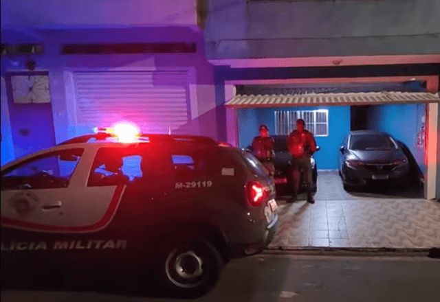 Polícia apura tortura e exploração sexual em caso de menino achado morto acorrentado em SP Polícia apura tortura e exploração sexual em caso de menino achado morto acorrentado em SP