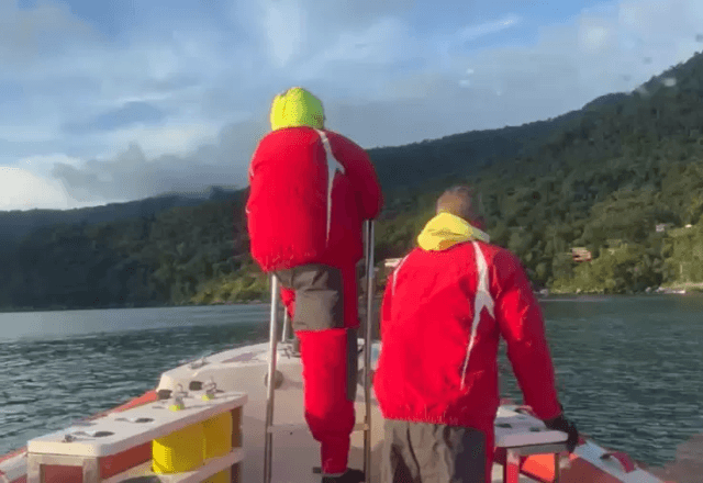 Imagem da notícia: Casal que passeava de jet ski desaparece em Ilhabela (SP) Imagem da notícia: Casal que passeava de jet ski desaparece em Ilhabela (SP)