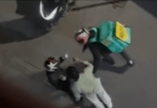 Imagem da notícia: Jovem é baleado durante arrastão em Pinheiros (SP) Imagem da notícia: Jovem é baleado durante arrastão em Pinheiros (SP)