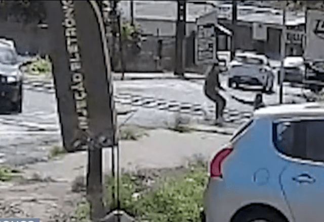 Idoso escapa da morte após ser resgatado por mulher segundos antes da passagem de um trem em Apucarana (PR) | Foto: Reprodução/SBT Notícias - 05.06.2026