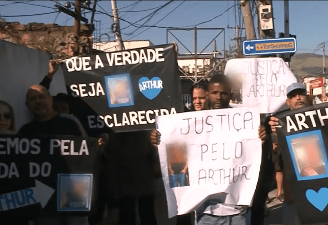 Menino é entubado em estado grave após comer bolo no RJ Menino é entubado em estado grave após comer bolo no RJ