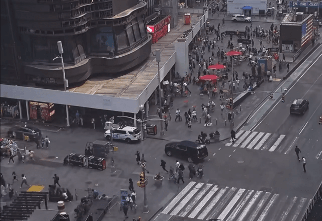Imagem da notícia: Tiros são ouvidos na Times Square, em Nova York Imagem da notícia: Tiros são ouvidos na Times Square, em Nova York