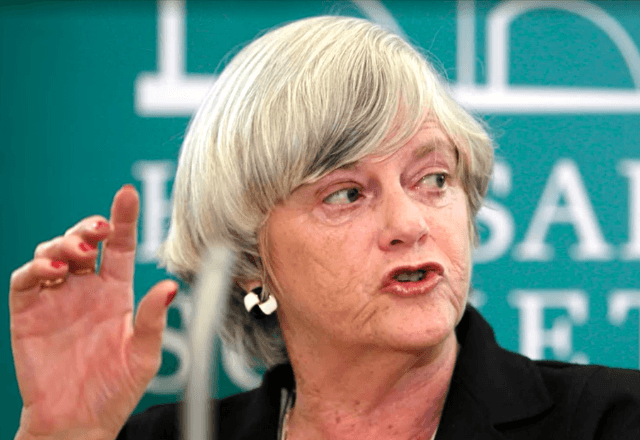 Ex-ministra britânica Ann Widdecombe | Foto: Reuters/Foto de arquivo