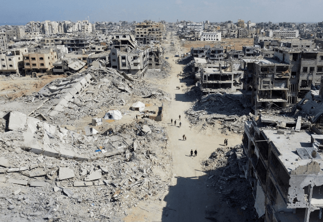 Vista aérea de destruição em bairro residencial na Cidade de Gaza | Foto: Dawoud Abu Alkas/Reuters - 19.10.2025