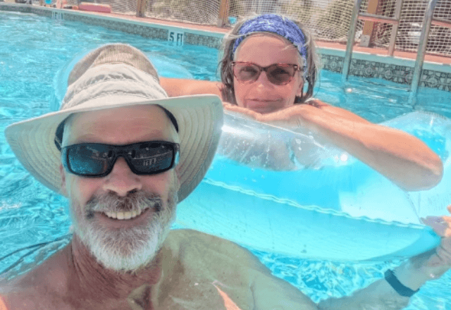 Brian e Lynette Hooker | Foto: Reprodução/Instagram/@the_sailing_hookers - 15.07.2024