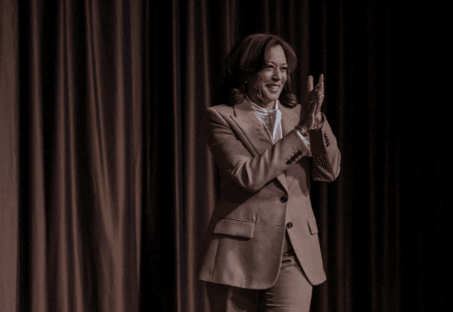 Kamala Harris participa de reunião da National Action Network, em Nova York | Foto Jeenah Moon/Reuters - 10.04.2026
