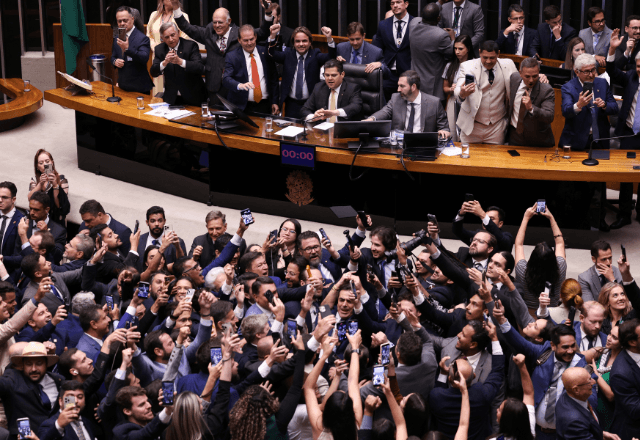 Sessão do Congresso que derrubou o veto do projeto de lei da dosimetria de penas | Foto: Lula Marques/Agência Brasil - 30.04.2026