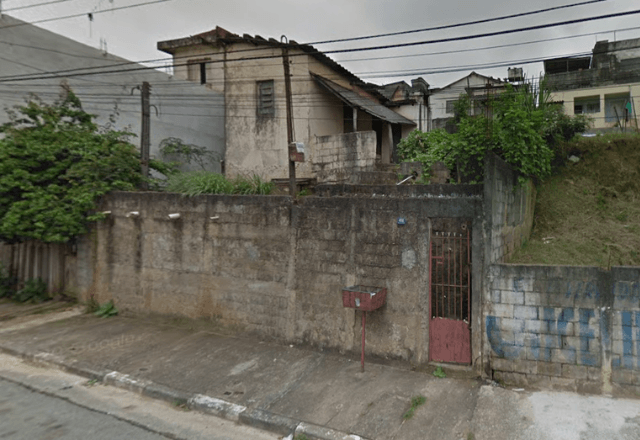 Casa em Guarulhos onde uma mulher de 31 anos foi morta a tiros na madrugada de 21 de novembro de 2025 | Foto: Reprodução/Google Maps - 21.11.2025
