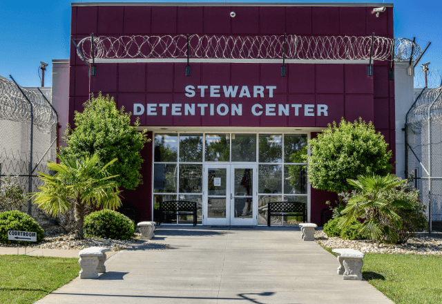 Cuban Immigrant Dies in US Detention Center: Suicide Suspected