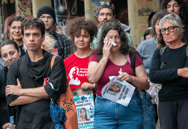 Familiares, estudantes e colegas de Catarina Kasten, morta e estuprada em trilha em Florianópolis, realizam ato em memória dela | Foto: Gustavo Diehl/Agecom/UFSC
