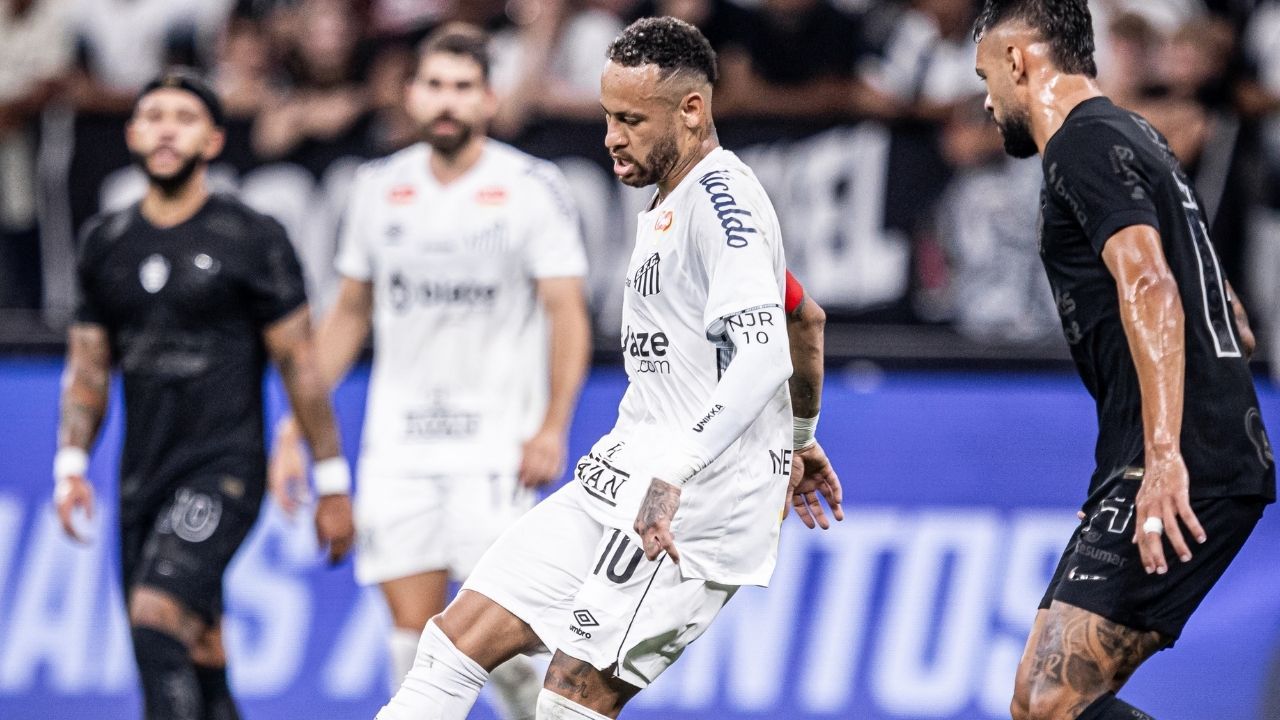 Corinthians x Santos: Neymar e Memphis voltam a duelar desde fevereiro de 2025 | Fotos: Raul Baretta/ Santos FC. 