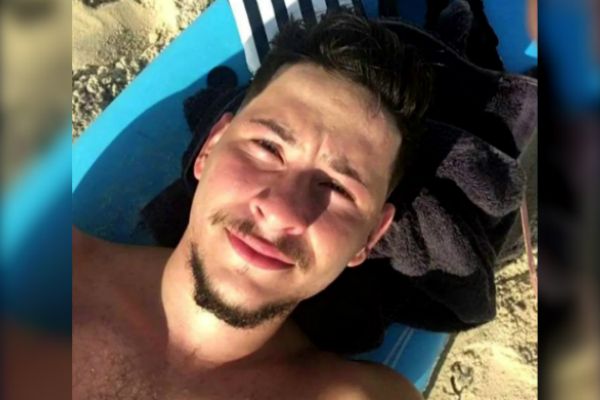 Corpo de jovem brasileiro encontrado morto na Austrália é enterrado