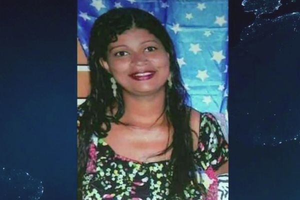 Costureira é baleada por PM em blitz na Baixada Fluminense Costureira é baleada por PM em blitz na Baixada Fluminense