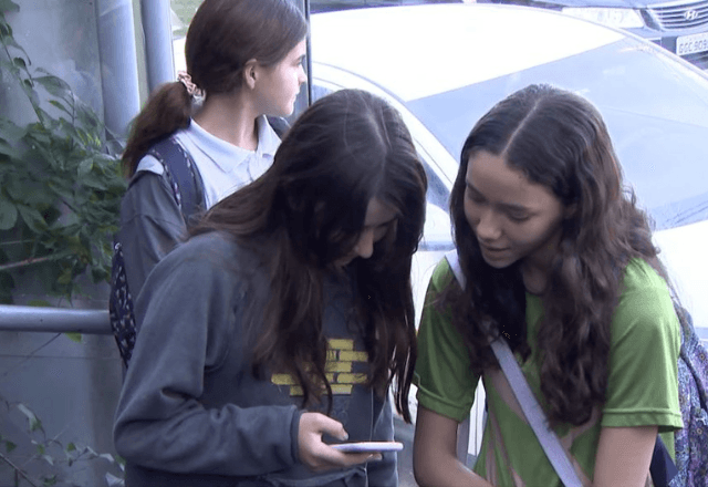 O uso de celulares nas escolas: um desafio global para a educação