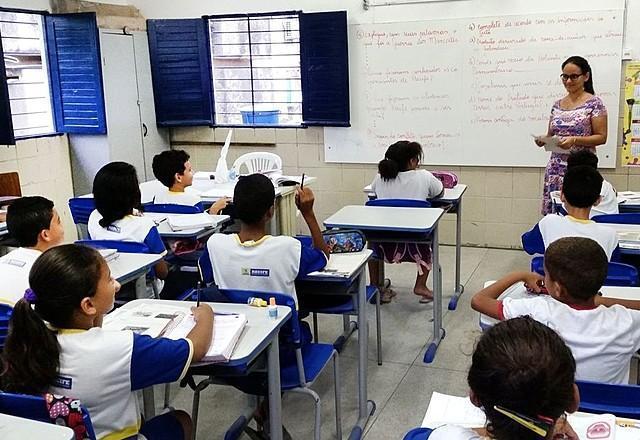 Crianças em sala de aula