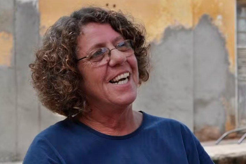 Morre Cristina Buarque, cantora e irmã de Chico Buarque, aos 74 anos
