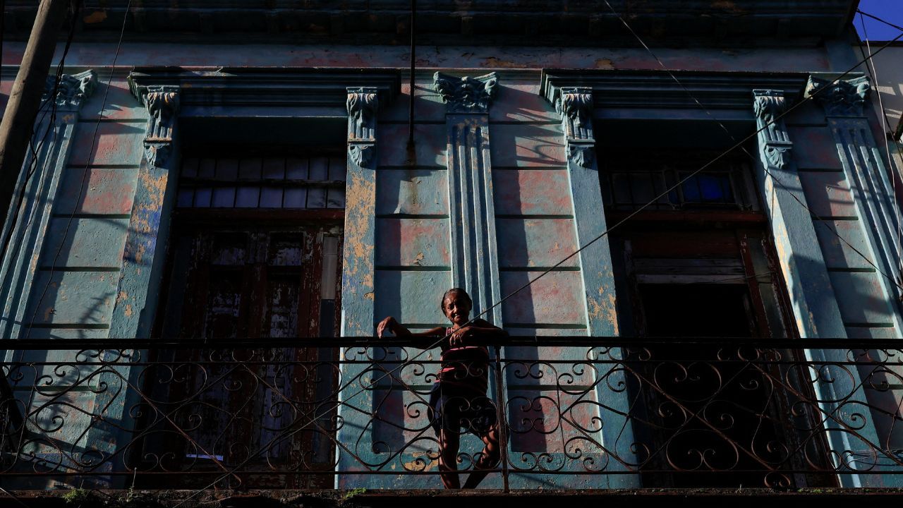 Cuba retoma energia, mas milhões seguem no escuro Cuba retoma energia, mas milhões seguem no escuro