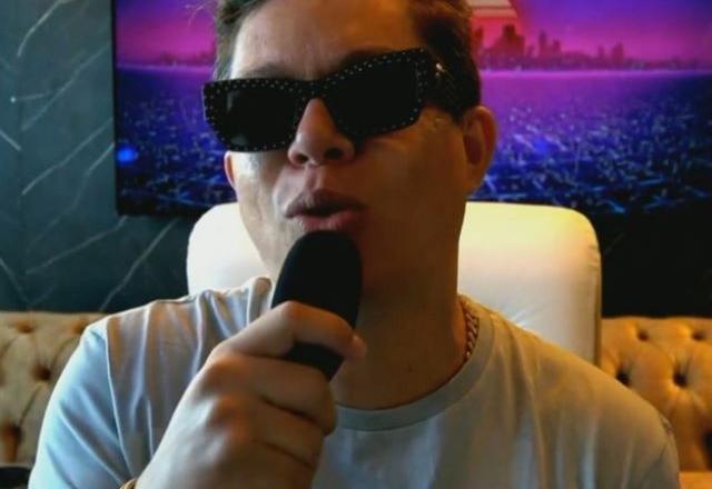 DJ Ivis aparece em show em São Paulo e é vaiado pela plateia; vídeo DJ Ivis aparece em show em São Paulo e é vaiado pela plateia; vídeo
