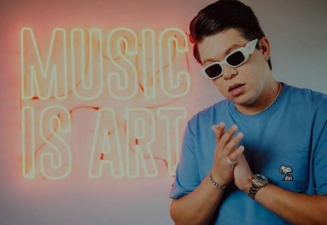 Plataformas e rádios excluem músicas do DJ Ivis após agressão a ex-mulher Plataformas e rádios excluem músicas do DJ Ivis após agressão a ex-mulher