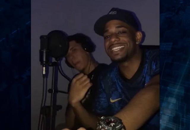 DJ Jeffinho da China durante live