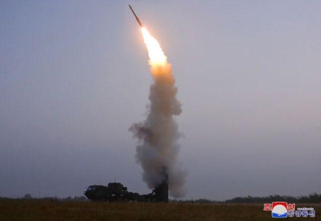 Lançamento de míssil é o 4º teste realizado; Prática desrespeita sanções da ONU | KCNA/DPRK