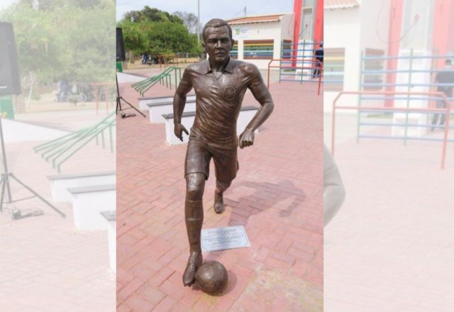 Estátua de bronze em homenagem a Daniel Alves | Reprodução/Prefeitura de Juazeiro