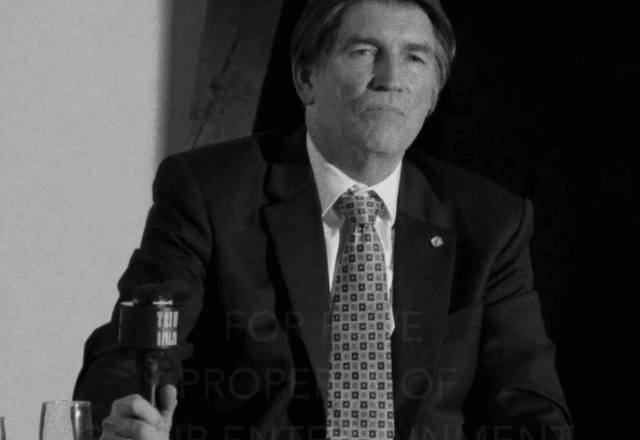 Aliados de Flávio não esperam Dark Horse antes de eleição Aliados de Flávio não esperam Dark Horse antes de eleição