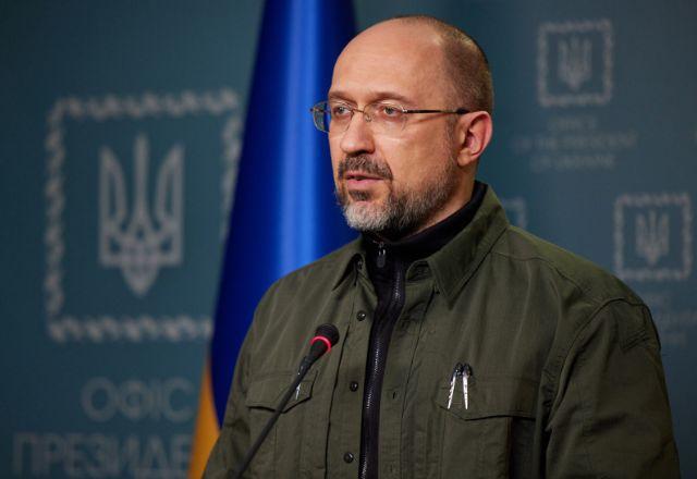 Ativos russos confiscados serão usados na reconstrução da Ucrânia, diz premiê