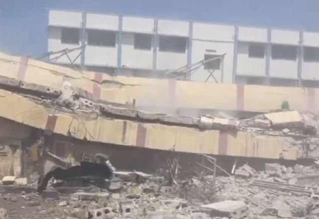 Defesa Civil de Gaza afirm que centenas de refugiados estão sob escombros da última escola bombardeada por Tel Aviv | Reprodução/X
