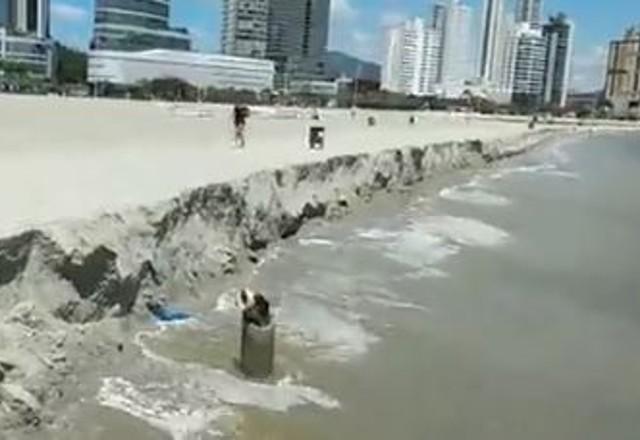 Degrau de areia na Praia Central de Balneário Camboriú