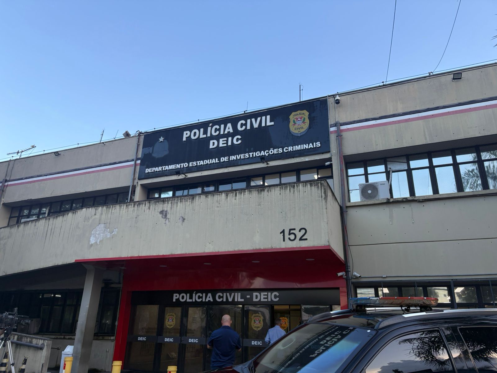 Operação do Deic termina com suspeito morto e 2 presos na Grande SP Operação do Deic termina com suspeito morto e 2 presos na Grande SP