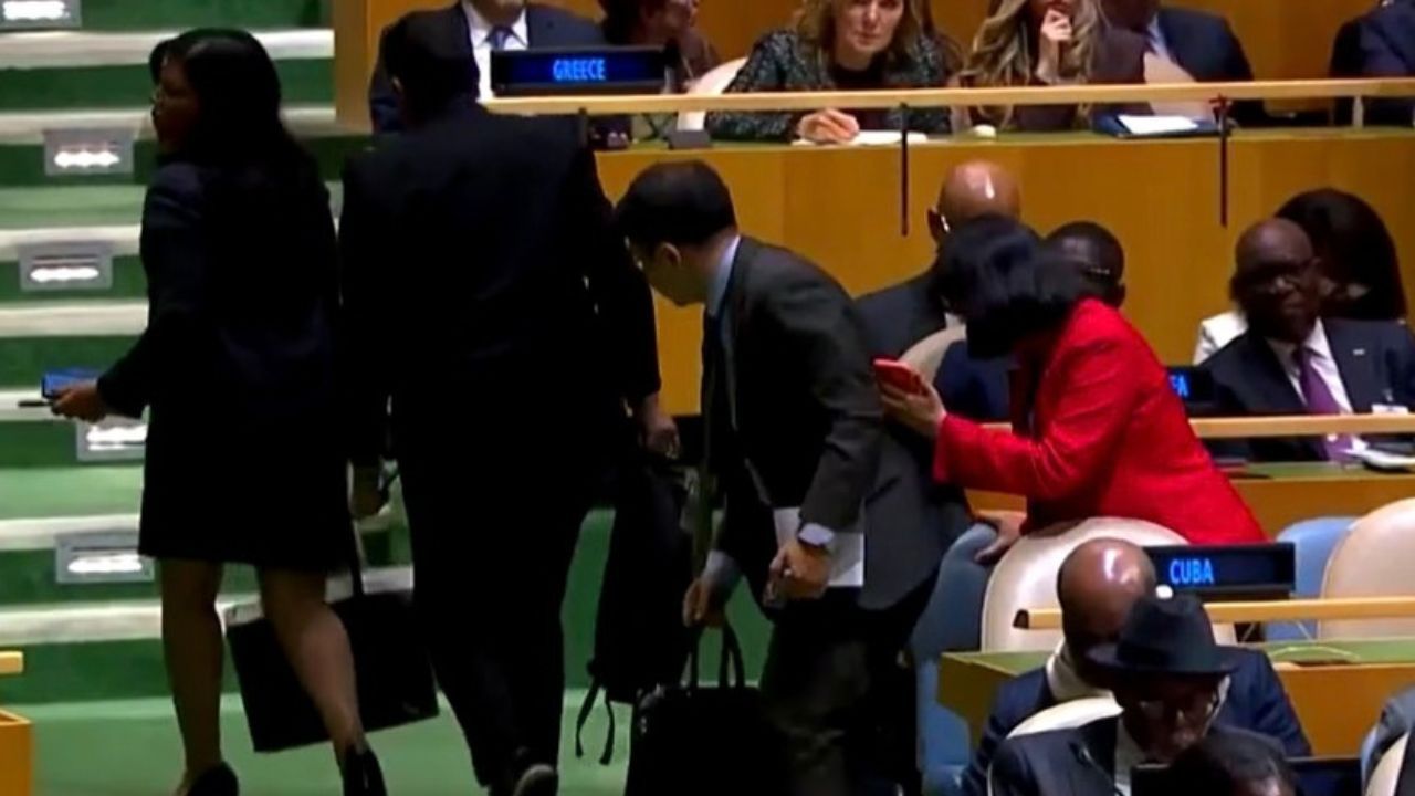 Delegação cubana deixa plenário durante fala de Trump Delegação cubana deixa plenário durante fala de Trump