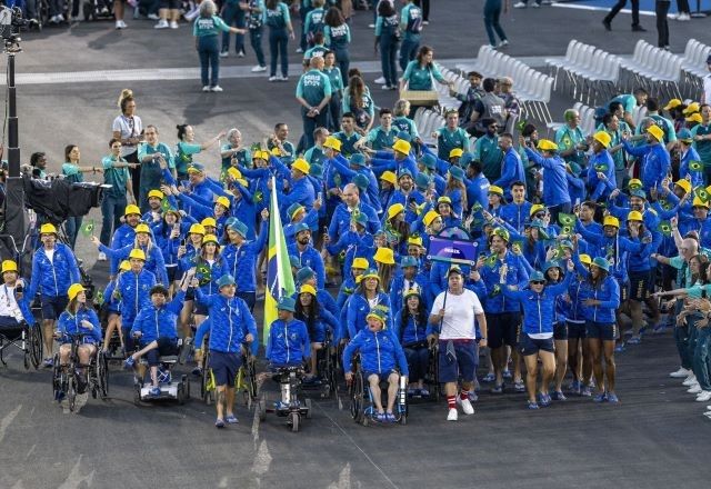 Delegação do Brasil na abertura das Paralimpíadas 2024 | Divulgação/Alessandra Cabral e Douglas Magno/CPB