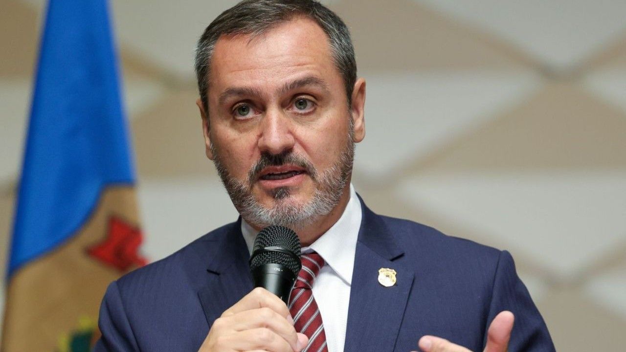Imagem da notícia: Gilmar pede vista e Andrei segue afastado da Polícia Federal Imagem da notícia: Gilmar pede vista e Andrei segue afastado da Polícia Federal
