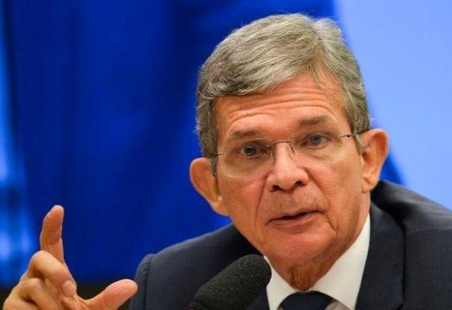 Demitido da presidência da Petrobras, general Silva e Luna defende política de preços da estatal | Agência Brasil