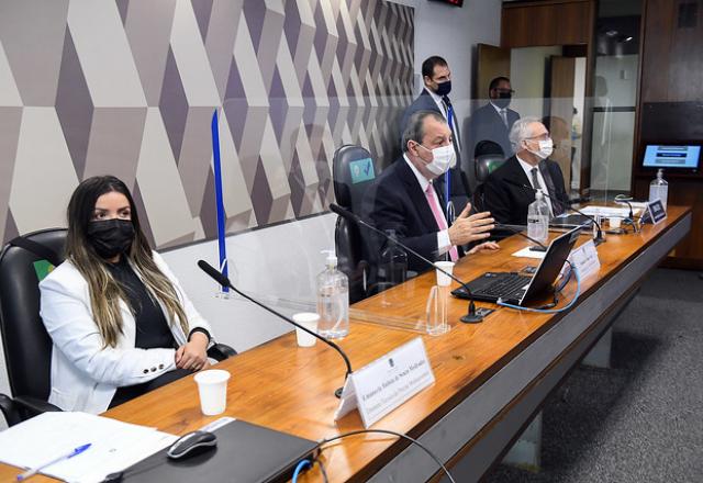 Depoimento de Emanuela Medrades à CPI da Covid