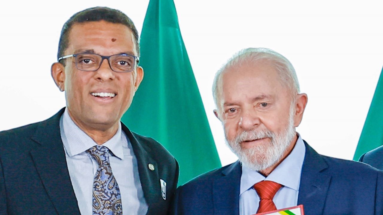 Ex-bolsonarista promete levar Lula a evangélicos no 2º turno Ex-bolsonarista promete levar Lula a evangélicos no 2º turno