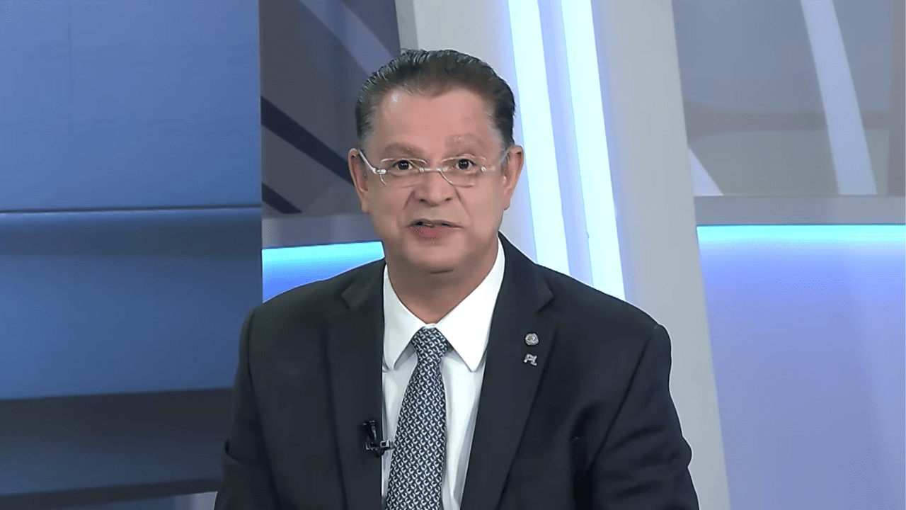Ao SBT News, Sóstenes disse que R$ 450 mil eram de imóvel