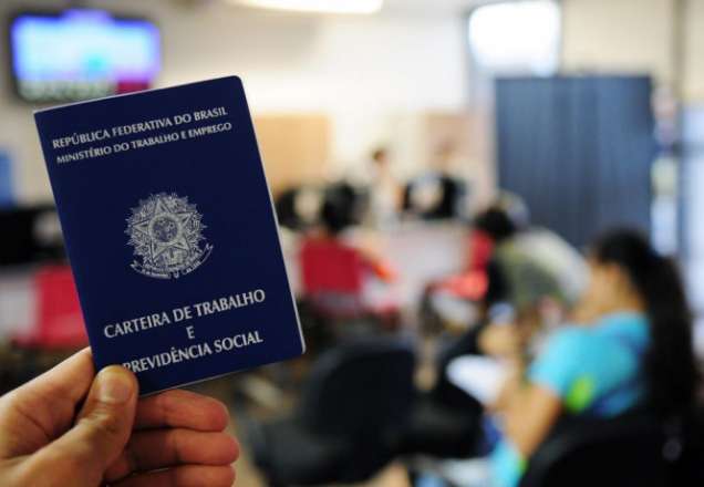 Desemprego cresce no Brasil e chega a 12,8 milhões