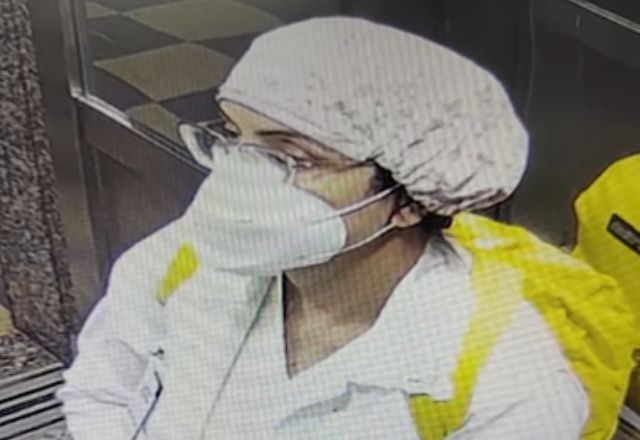 Suspeita se passou por pediatra do hospital mineiro e roubou bebê | Reprodução/TV Vitoriosa