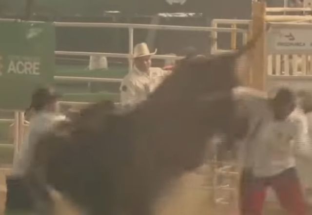 Campeão de rodeio tem traumatismo craniano ao ser atingido por touro