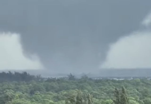 "Vai ser um exemplo de como enfrentar as mudanças climáticas”, diz meteorologista sobre furacão Milton